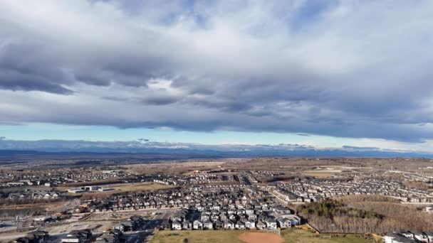 Letecký Pohled Příměstské Domy Calgary Alberta Teplý Zimní Den — Stock video