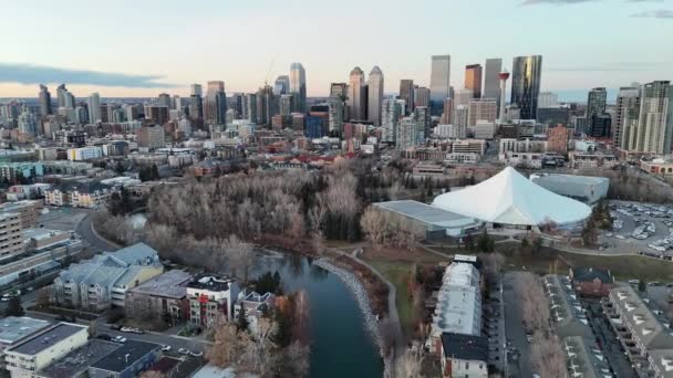 Blick Auf Die Skyline Von Calgary Einem Schönen Winterabend — Stockvideo
