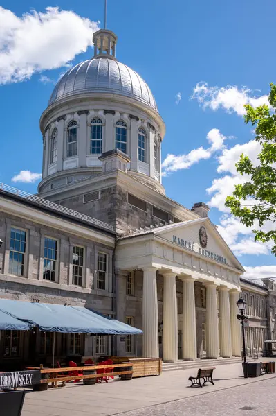 Montreal, Quebec - 24 Mayıs 2024: Montreal 'deki Tarihi Bonsecours Pazarı.