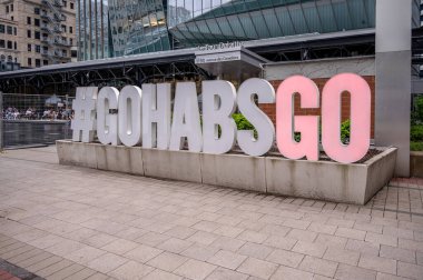 Montreal, Quebec - 25 Mayıs 2024: NHL 'nin Montreal Kanadalılarının evi olan Bell Center' ın dışında.