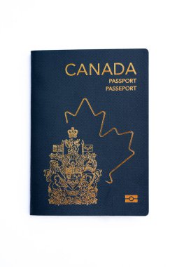 Kanada pasaportunun yeni versiyonu.