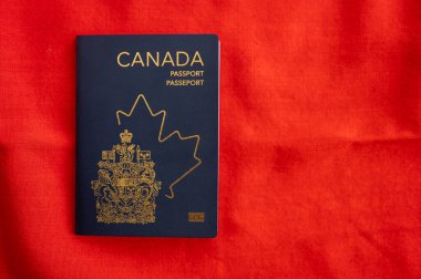 Kanada pasaportunun yeni versiyonu.