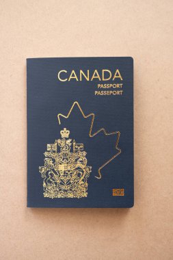 Kanada pasaportunun yeni versiyonu.