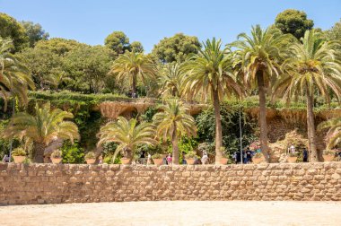 Barselona, İspanya - 2 Ağustos 2024: Barcelona, İspanya 'da Park Guell' de Cazibe,