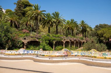 Barselona, İspanya - 2 Ağustos 2024: Barcelona, İspanya 'da Park Guell' de Cazibe,