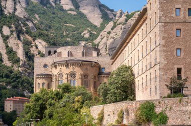 Montserrat, İspanya - 3 Ağustos 2024: Barcelona yakınlarındaki Montserrat Manastırı.