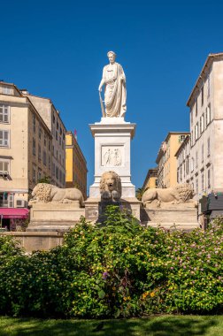 Ajaccio, Fransa - 8 Ağustos 2024: Ajaccio, Korsika Napolyon Heykeli.