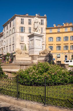 Ajaccio, Fransa - 8 Ağustos 2024: Ajaccio, Korsika Napolyon Heykeli.