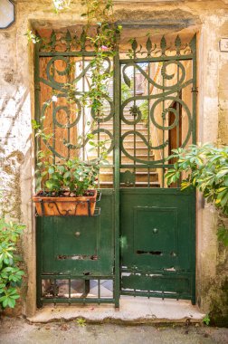 Monterosso 'nun Cinque Terre kasabasında güzel sokaklar.