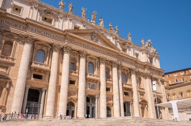 Vatikan Şehri: 12 Ağustos 2024: St. Peter Bazilikası 'nın dışı.