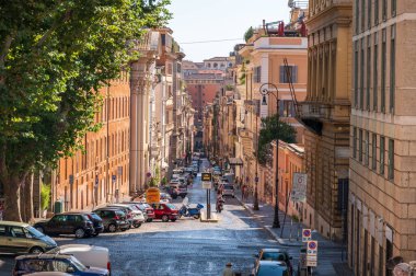 Roma, İtalya - 12 Ağustos 2024: Roma 'daki Cesare Balbo Vadisi' ne bakıyorum.