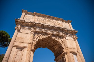 Titus 'un Zafer Kemeri Sacra üzerinden Roma' da.