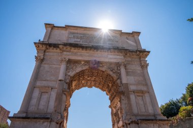 Titus 'un Zafer Kemeri Sacra üzerinden Roma' da.