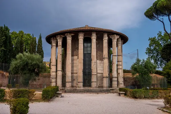 Roma 'daki Herkül Victorius Tapınağı..