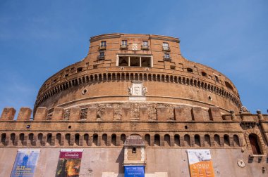 Roma, İtalya - 14 Ağustos 2024: Hadrian anıtı, aynı zamanda Castel Sant 'Angelo olarak da bilinir.