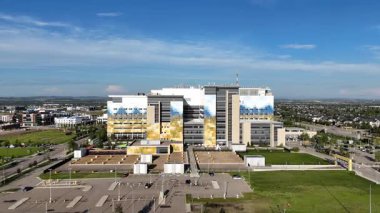 Calgary, Alberta 'daki Güney Sağlık Kampı' nın hava görüntüsü..