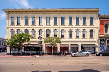 San Diego, Kaliforniya - 9 Ağustos 2025: San Diego 'nun göbeğindeki Gaslamp Quarter' daki tarihi binalar.