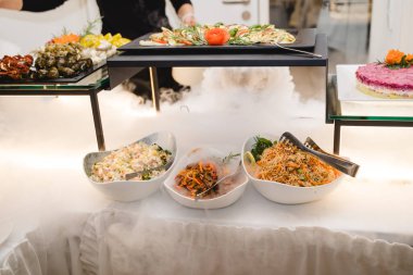 Düğün yemekleri büfesi. Yüksek kalite fotoğraf