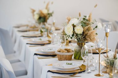 Düğün masası süsleme töreni çiçekleri. Yüksek kalite fotoğraf