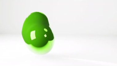 Krom parlak, soyut geometrik şekil beyaz ışık alanı arka planında. Kusursuz 3d döngü video canlandırması
