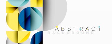 Katmanlı daireler ve açısal segmentlerle modern soyut kompozisyon gradyan, şeffaflık efektleri ve yapılandırılmış geometrik düzen içerir.