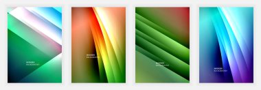 Katmanlı çapraz şekilli yeşil, mavi ve kırmızı akış eğimlerine sahip dört soyut poster, pürüzsüz geçişler, parlak dokular ve arka planda yumuşak ışıklandırma