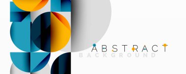 Modern soyut tasarım üst üste binen geometrik şekiller içerir. Mavi, turuncu, gri renkler beyaz arkaplanda dinamik kompozisyon oluşturur. Minimalist stil, temiz hatlar.