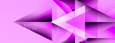 Soyut geometrik şekiller örtüşüyor, canlı mor gradyanlar yaratıyor. Modern tasarım teknoloji, yenilik ve enerji öneriyor. Minimalist estetik.