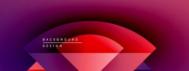 Soyut eğim arkaplanı. Kırmızı, mor renkler düzgün bir şekilde harmanlanır. Geometrik şekiller, dinamik görsel efekt oluşturur. Modern tasarım ögesi.