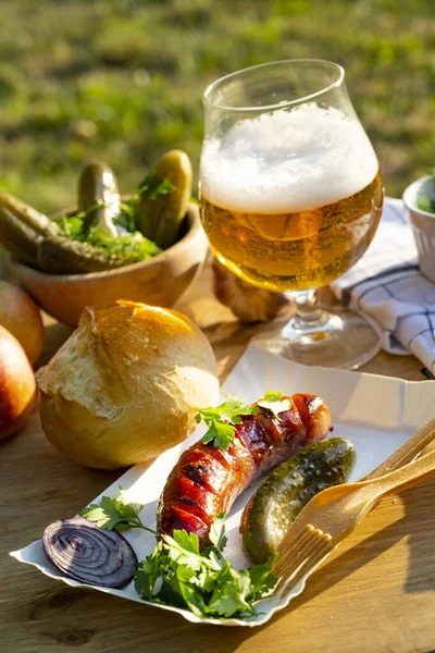 Grilled Sausage Pickles ロイヤリティフリーのストック写真