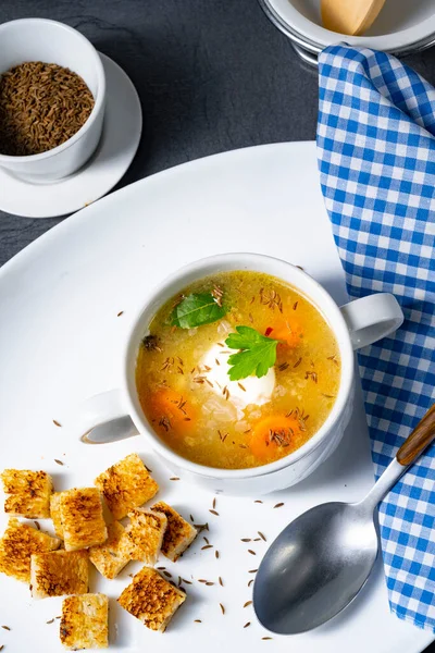 Sopa Cominho Polonesa Velha Deliciosa Com Nata Fotos De Bancos De Imagens