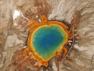 Renkli Gayzerler Yellowstone Ulusal Parkı