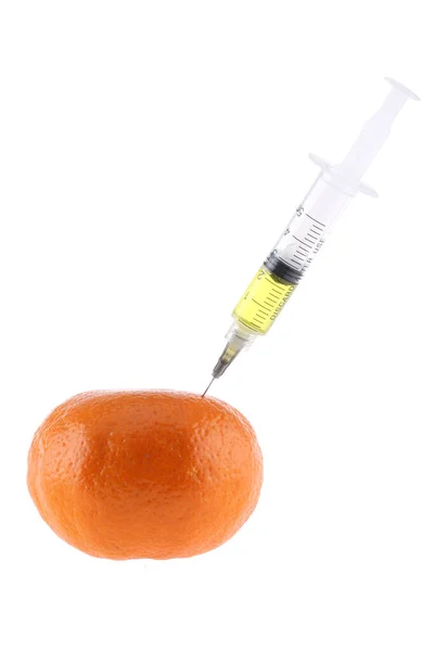 Färsk Orange Med Spruta Begreppet Genetiskt Modifierade Livsmedel — Stockfoto