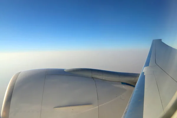 Wschód Słońca Rano Skrzydła Samolotu — Zdjęcie stockowe