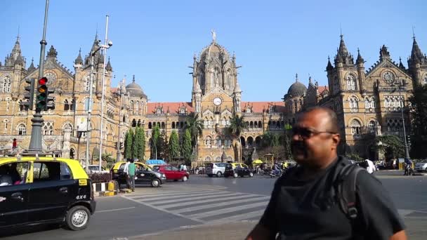 孟买马哈拉施特拉邦2019年12月31日Chhatrapati Shivaji终点站 Chhatrapati Shivaji Terminus 原为印度孟买维多利亚终点站 Victoria Terminus 是美国的一个世界遗产 也是中央铁路的历史火车站 — 图库视频影像