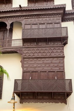 Suudi Arabistan 'ın Jeddah şehrinde tarihi Jeddah olarak bilinir. UNESCO 'nun dünya mirası tarihi köyü Al Balad' daki antik bina.