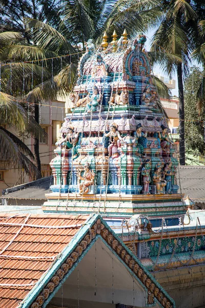 Barevná Gopura Chrámu Hinduhalasuru Someshwara — Stock fotografie