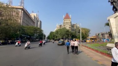 Mumbai Maharashtra Hindistan 12 Ocak 2022 Hutatma Chowk (Şehit Meydanı) ve Flora Çeşmesi, birçok turist tarafından ziyaret edilen Güney Mumbai 'nin ünlü eğlencesi