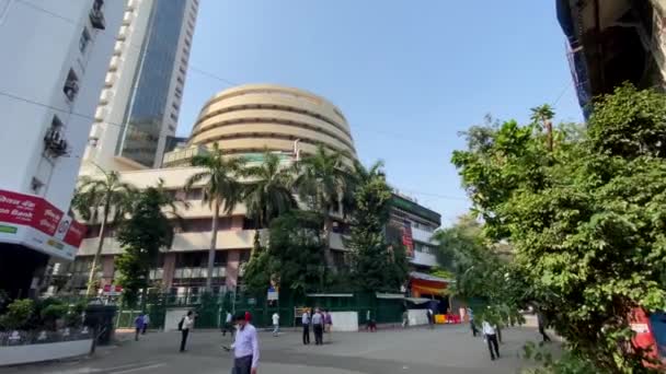 ムンバイ マハラシュトラ インド 2022年1月12日 晴れた日のボンベイ証券取引所ビルを見る — ストック動画