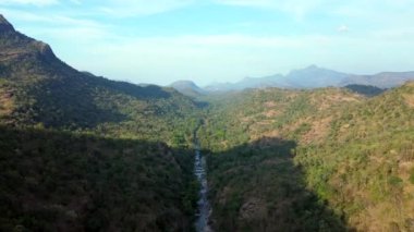 Akşam vakti Munnar Dağları Kerala 'nın doğa manzarasını oluşturur Tanrı' nın kendi ülke turizmi ve seyahati..