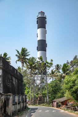 Anchuthengu Deniz feneri Varkala Sahili yakınlarında, Kerala, Hindistan