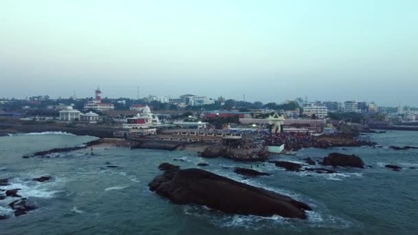Letecký Pohled Sochu Vivekananda Rock Thiruvalluvar Při Východu Slunce Kanyakumari — Stock video