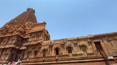 Thanjavur, Tamil Nadu Hindistan 14 Mart 2022 İnsanlar Thanjavur 'daki Brihadeeswara Tapınağını ziyaret ediyor. Thanjavur Büyük Tapınağı Dünya Mirası Bölgesi UNESCO. Thanjavur Büyük Tapınağı.