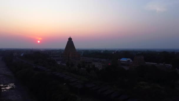 Thanjavur Tamil Nadu India 2022年3月14日人们参观Thanjavur的Brihadeeswara神庙 Thanjavur大庙宇世界遗产所在地联合国教科文组织 Thanjavur大庙宇 — 图库视频影像