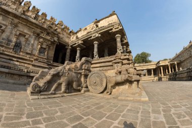 Airavatesvara Tapınağı, Hindistan 'ın güneyindeki Tamil Nadu eyaletinin Kumbakonam, Thanjavur ilçesi yakınlarındaki Darasuram kasabasında bulunan bir Hint Dravidian mimari tapınağıdır..