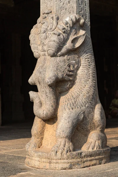 Snidad Elefant Balustraden Vid Ingången Till Airavatesvara Temple Darasuram Tamil — Stockfoto