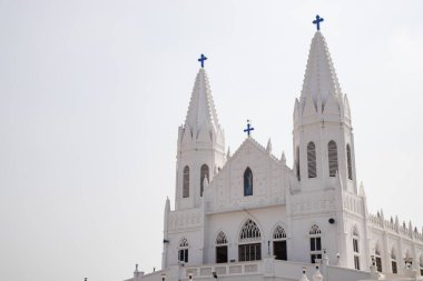 Sağlıklı Kadın Bazilikası, Velankanni Kilisesi Güney Hindistan, Tamil Nadu. Ya da Vailankanni Leydimiz. Bu Katolik Kilisesi Nagapattinam kıyısında yer almaktadır.