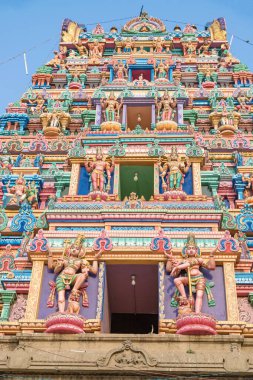 Arulmigu Vadapalani Murugan Tapınağı Vadapalani, Chennai, Tamil Nadu, Hindistan 'da bulunan tarihi bir Hindu tapınağıdır.