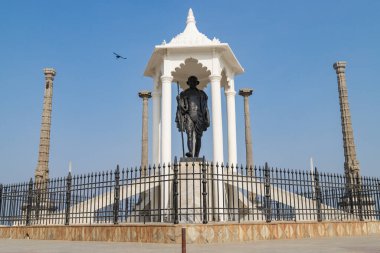 Hindistan 'daki Mahatma Gandhi Heykeli Pondicherry' nin topraklarında.