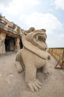 Hindistan'da Vijayawada city yakınındaki tarihi Undavalli mağaralar